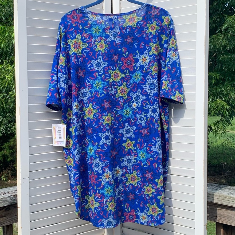 LuLaRoe Irma Top - Picture 2 of 7